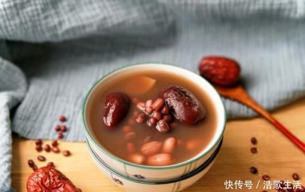 李女士|坐月子只坐30天和坐满42天的产妇,有啥差别?这些后果不可逆