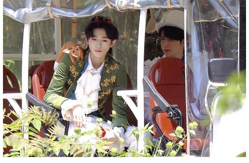 宋亚轩cos小王子,刘耀文cos怪盗基德,看两人路透照收视要爆棚