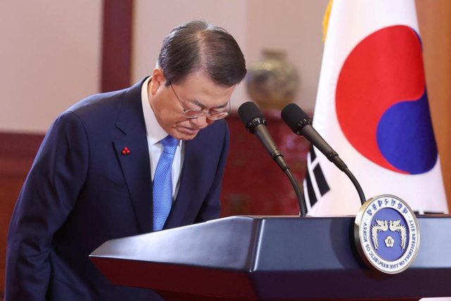 “韩国影响中国服饰”炸锅，极限操作突破底线，文在寅都拦不住！