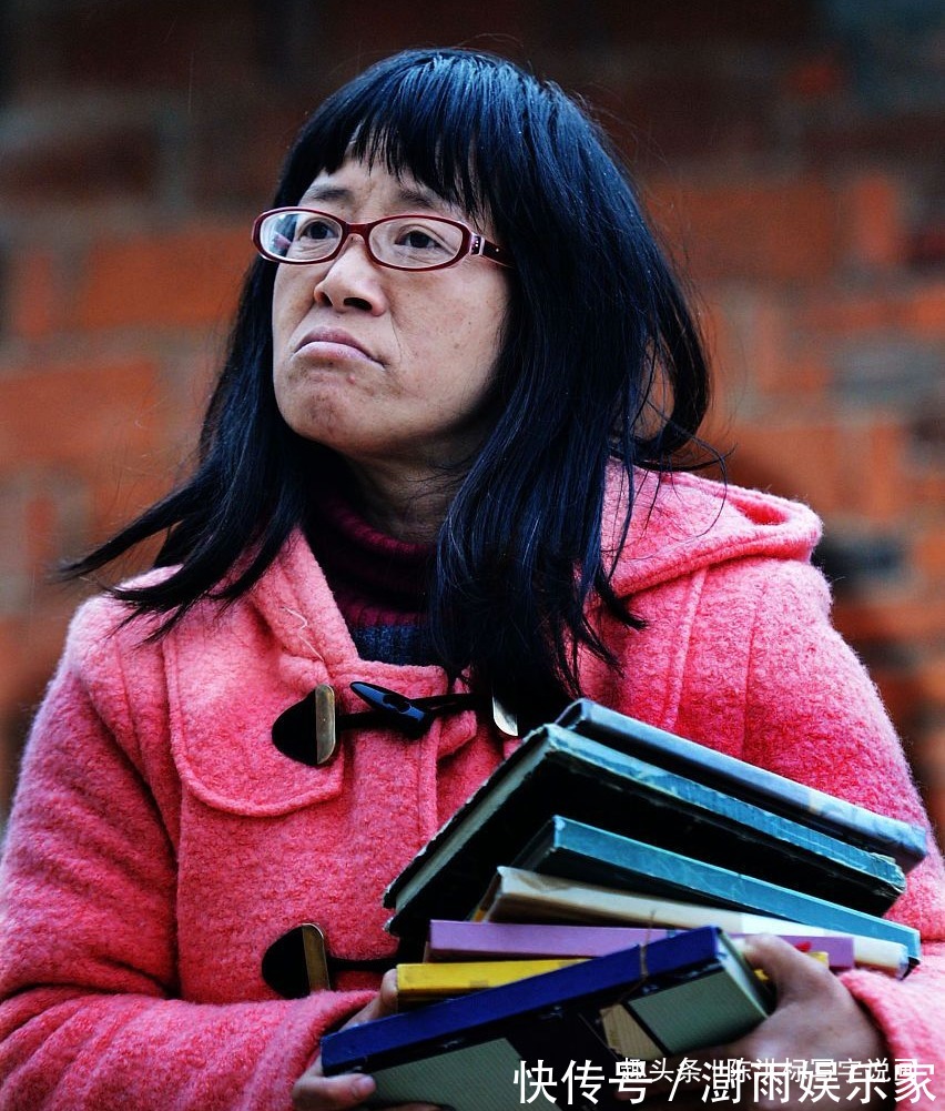 癞蛤蟆!余秀华不顾批评继续写“黄诗”,可敬还是可耻背后隐情令人唏嘘