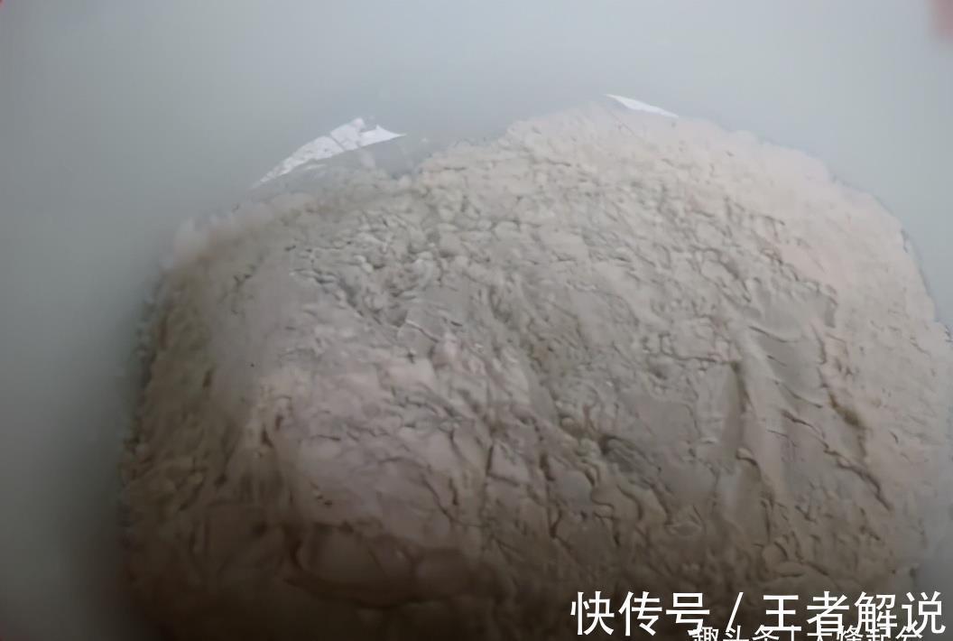 家常奶香小油条|家常奶香小油条，做法简单，个个松软可口，奶香味十足