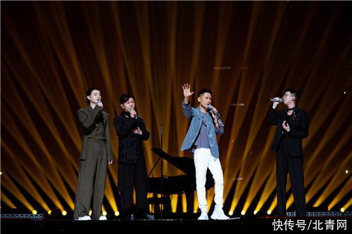 陈小春|33位哥哥与“笨小孩”跨时空合唱《披荆斩棘的哥哥》今日开播