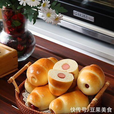 高糖酵母|#安佳马苏里拉芝士挑战赛# 零失败の肠仔包，深受小盆友喜爱