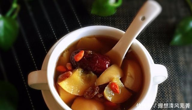冬天,苹果和它是绝配,简单煮一煮,营养极高,天越冷吃着越舒服