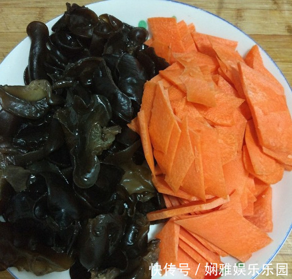 感冒|黑木耳和“它”一起做,给金山都不换,小孩不感冒,女人变漂亮!