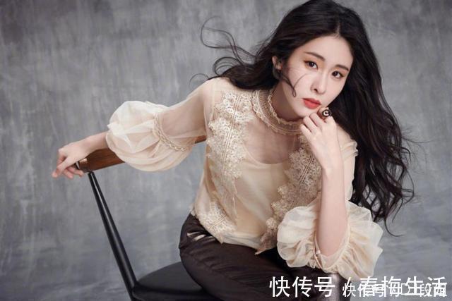 曾是那英组“四金花”,因吴莫愁与张碧晨闹翻,今事业爱情双丰收