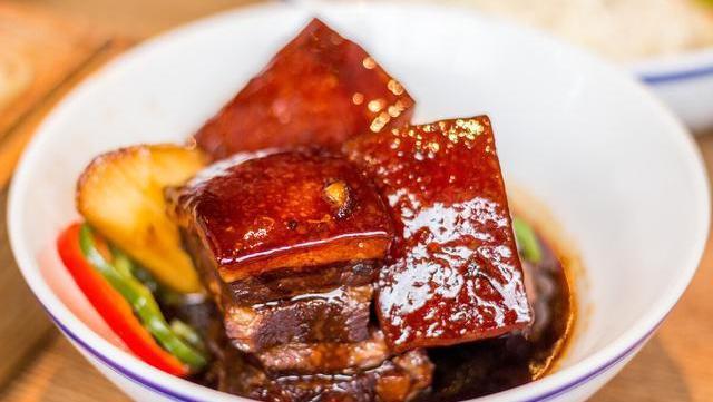 做红烧肉，牢记5个技巧，红烧肉肥而不腻，酥而不烂