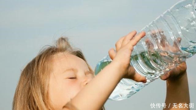 早上起床第一件事，不是上厕所，不是喝水，而是这件事，早知早好！
