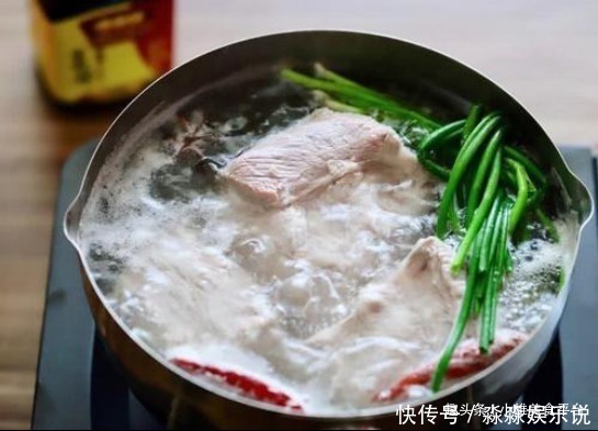 炖肉时，煮出的“浮末”要不要撇掉很多人都错了，难怪没营养