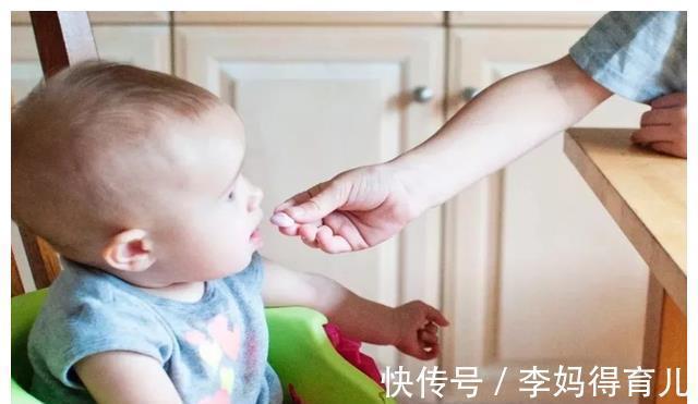 添加|宝宝开始吃辅食后,喂奶量如何变化才合适?家长要根据月龄来判断