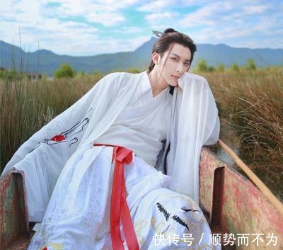 女子@千古绝对!女子给出上联洗青菜,去黄叶,不要先生。下联太绝了!