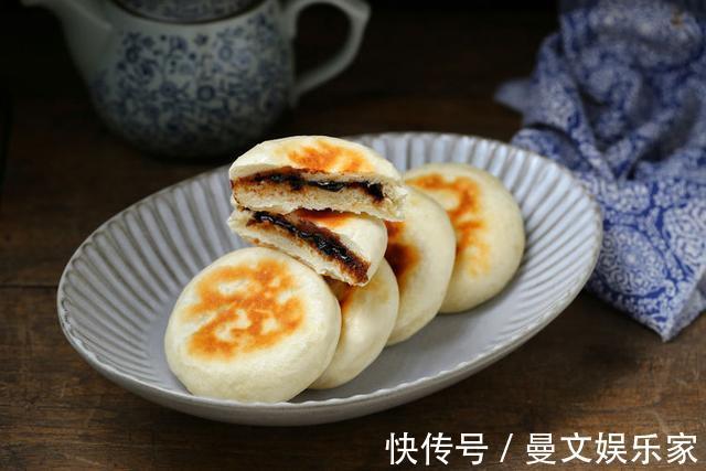怎样做红糖发面饼最好吃教你一招，保证皮酥馅香，越吃越想吃