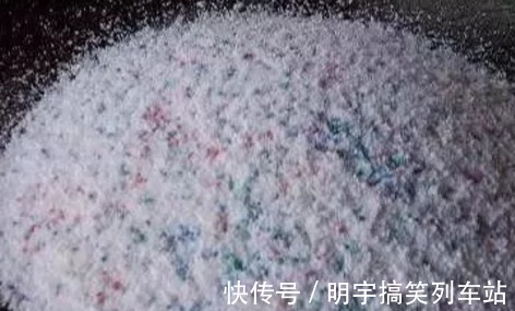 当洗衣粉碰到白糖,作用超乎想象,一招解决你的家居大难题