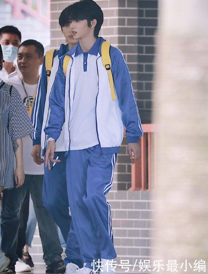 宋亚轩|刘耀文上《萌探》,校服一穿成校园剧男主,与小宋同框美颜暴击