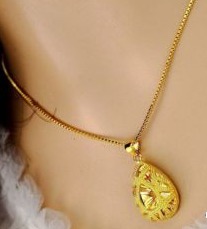 含金量@买黄金首饰时,店员为什么会先问“给谁买”别被坑了