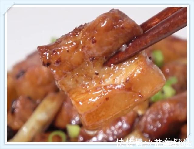 五花肉别红烧了,不用油不加水,不熬糖色,出锅吃得连汤汁都不剩