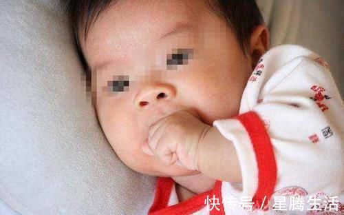 婴儿|9个月婴儿紧握拳头,奶奶发现有问题带去医院检查,医生:来晚了