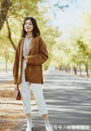 单品 冬天还是和“白裤子”更配,一条搭遍整个衣柜,中年人穿也挺高级