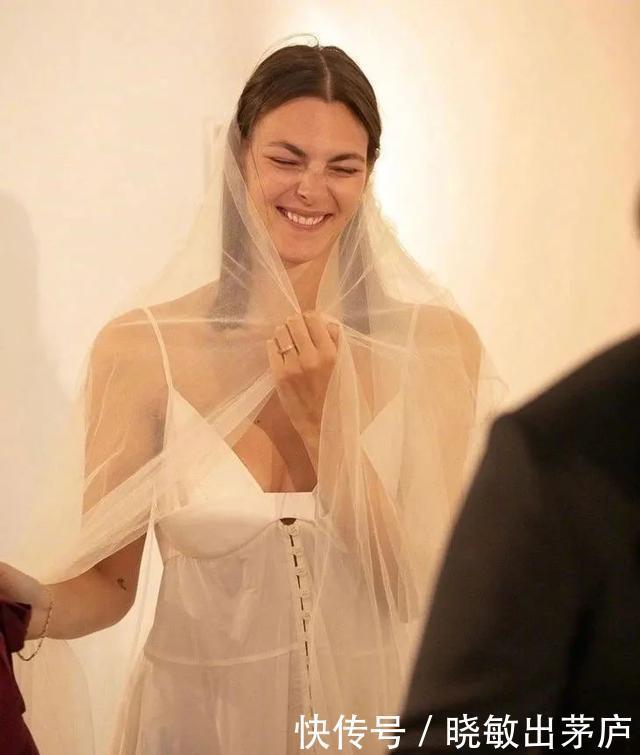 90后|90后正在引领时尚圈不禁看了眼我的工资条