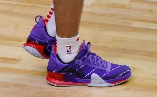 NBA球员上脚：Kobe9全明星配色，范乔丹的闪击7很帅