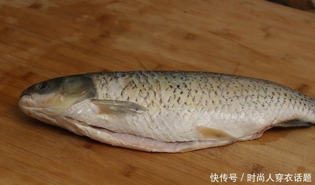 柠檬汁|给鱼去腥,只会加葱姜料酒就错了,大厨教你一招,鱼肉鲜嫩无腥味