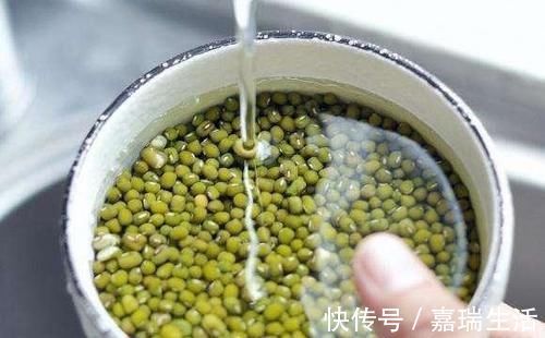 陈年豆|卖绿豆汤的大叔透露,掌握这3种方法和5个诀窍,10分钟就煮开花