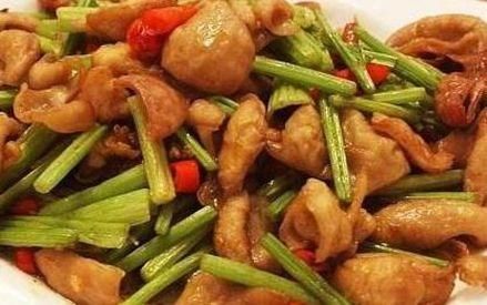  红烧|精选美食：红焖羊肉、白肉片酸辣汤、蒜椒红烧鲤鱼、芹菜炒肥肠的做法