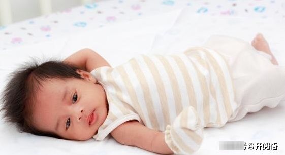 脖子|新生儿睡觉时，为什么喜欢歪着脖子？这些原因，宝妈尽量了解！
