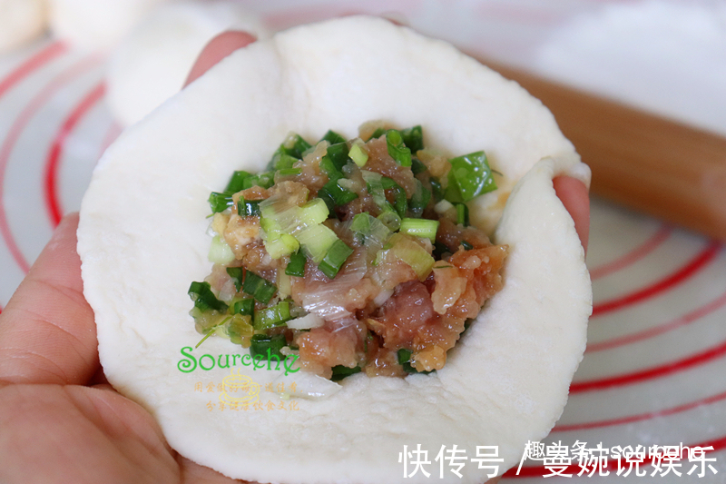 早餐别只会豆浆油条,教你做包子蓬松香软,比豆浆营养,比油条香