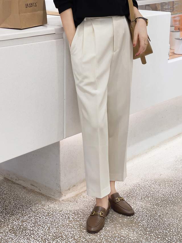 针织衫|30岁~45岁的女性秋季穿搭分享,针织衫配直筒九分裤,显瘦又减龄