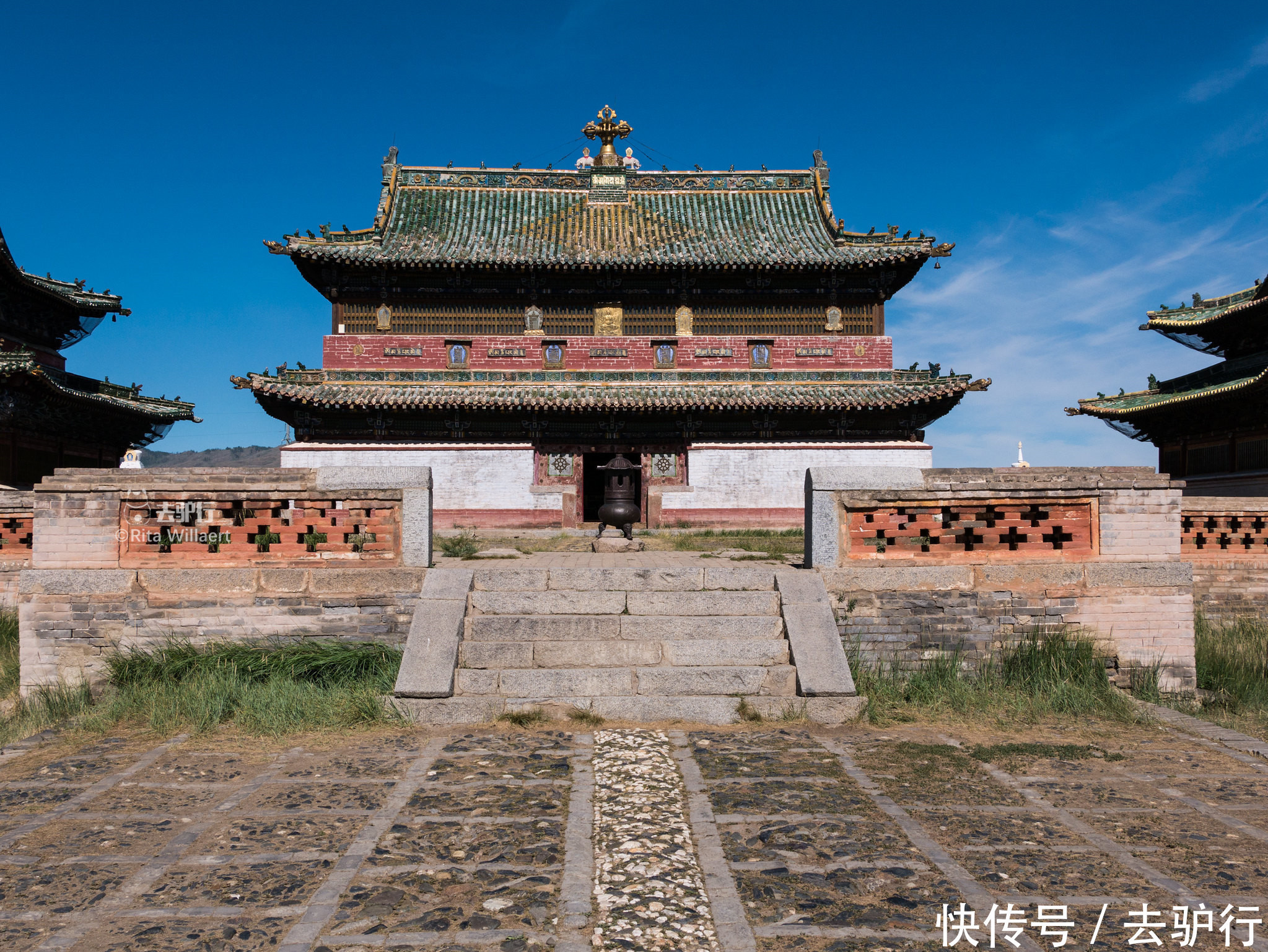 充满|蒙古国第一座寺庙充满浓浓的中国味道，曾因苏联遭到巨大破坏