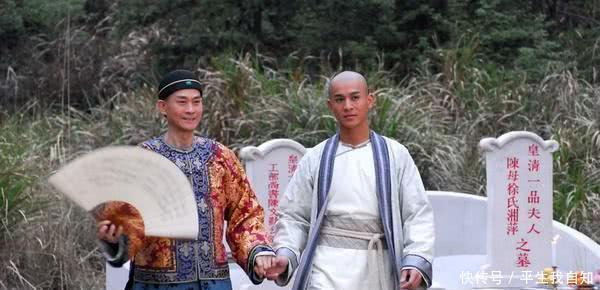 离开|乾隆微服私访，看一对联大怒这是要造反，听老妇解释后尴尬离开！