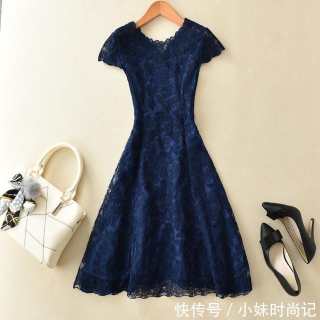 时尚|论时髦和显瘦,我只服收腰修身款裙子