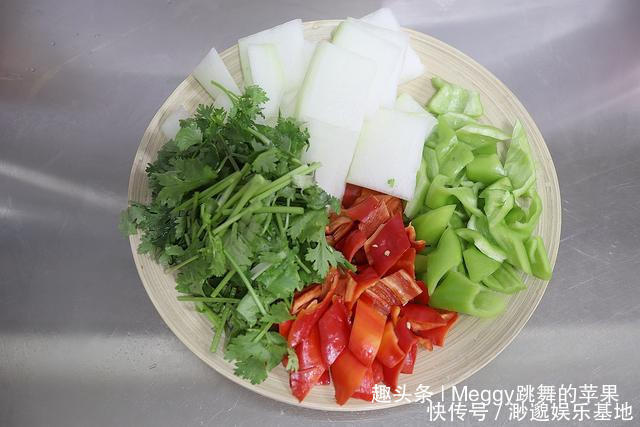 夏天|夏天没胃口跟我做家庭版麻辣香锅,饭菜一大锅,解馋过瘾不费事