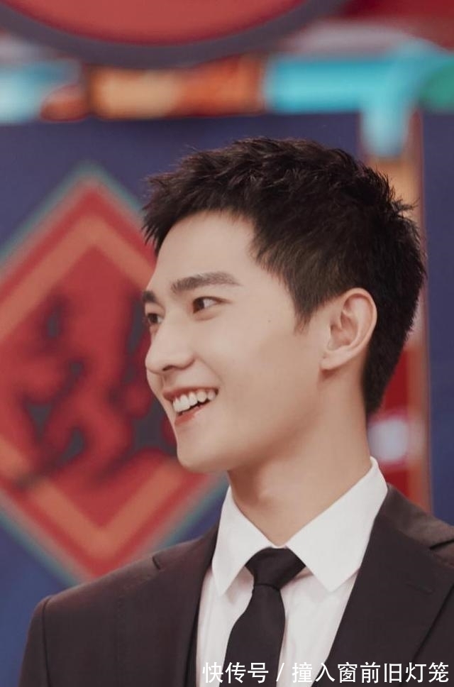 发际线|男人30岁以后,发型怎么剪才合适?试试这4款造型,时尚又魅力