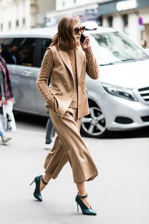 最适合秋冬季节的大地色系这样穿，想不吸睛都难