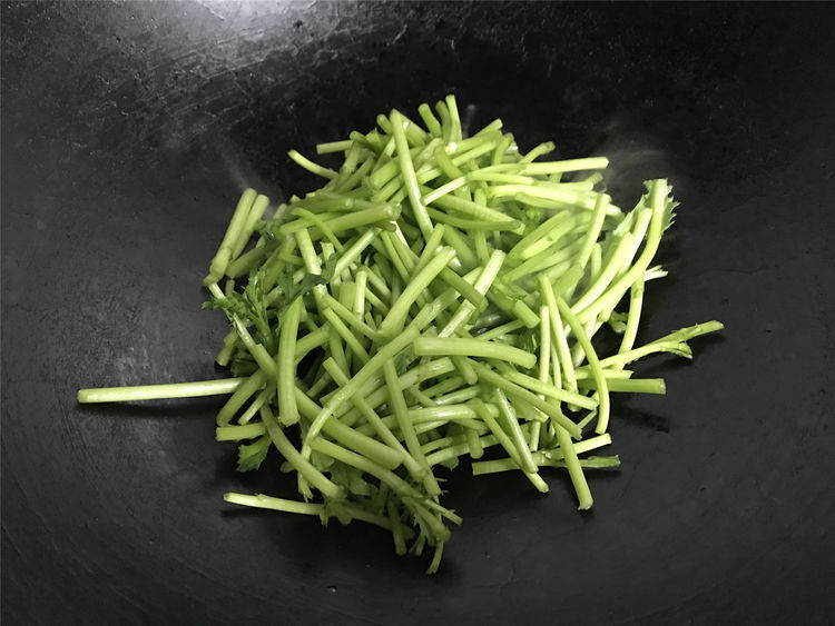 3分钟快手菜，我家隔三差五做次，清肠胃，促消化，简单美味