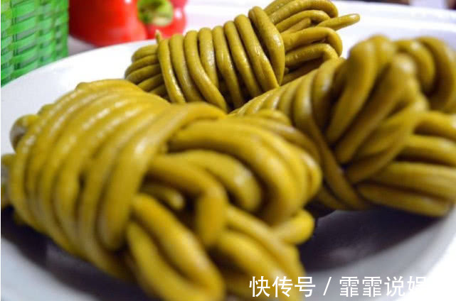 四川奶奶教你腌酸豆角，又酸又脆，1分钟学会，保证放一年都不坏