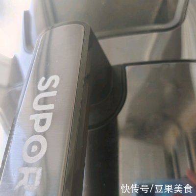 好吃|好吃到模糊的巧克力熔岩蛋糕，怎么都吃不够