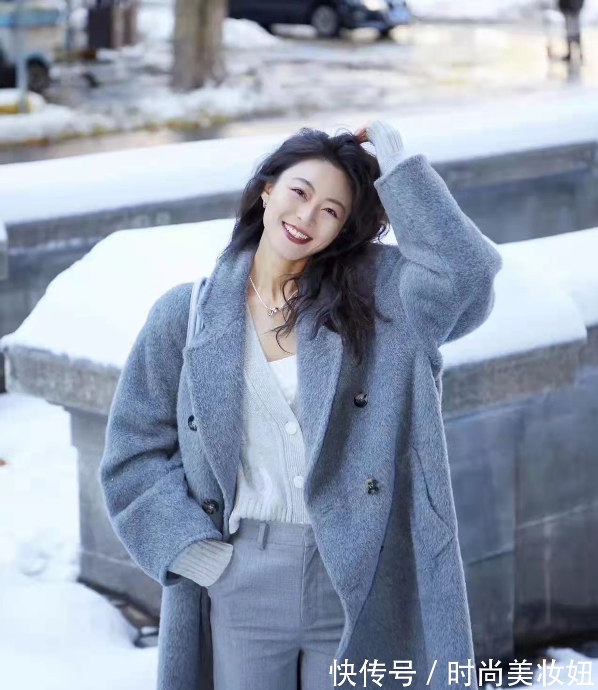 基础款 见过世面的女人,冬季穿衣越简单越高级,照穿显气质又好看