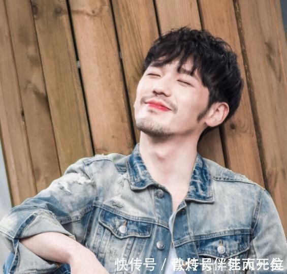 可乐|女生爱不释手的3饮料,却会让“唇毛”越来越重,当心亲亲“扎嘴”