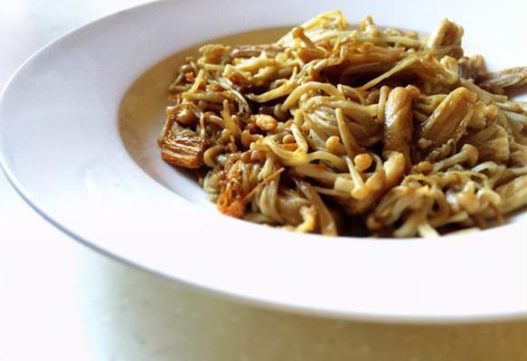 几种金针菇小炒,简单方便,下班快手菜试试呗!