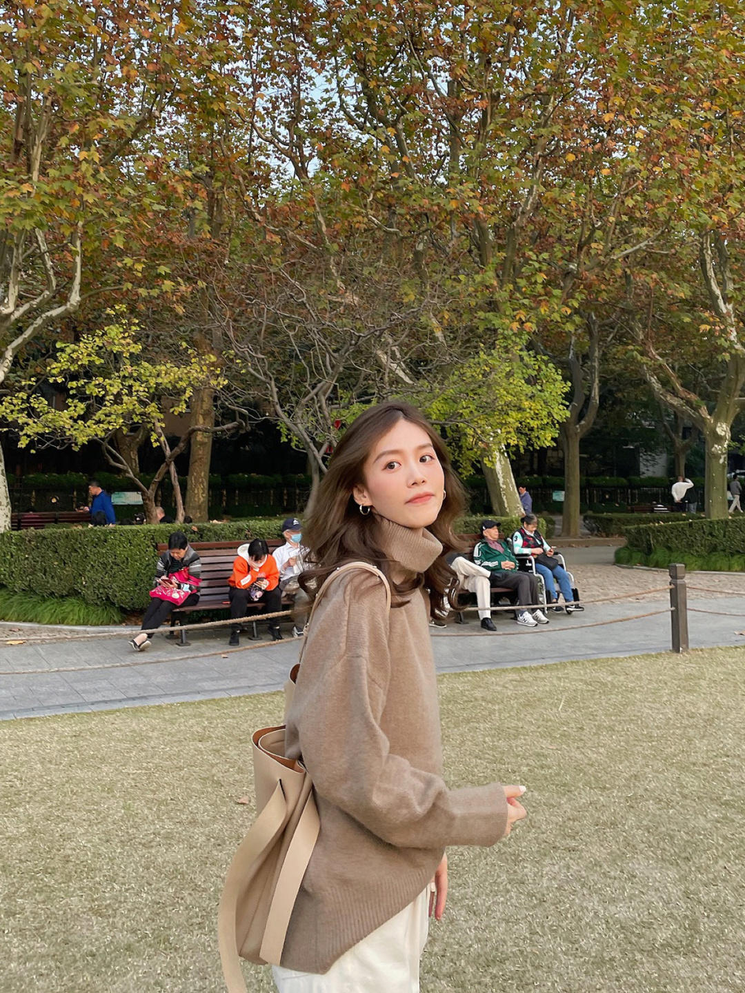 黄黑皮|这些才是“高领毛衣”的正确打开方式,保暖舒适显气质,百搭时髦