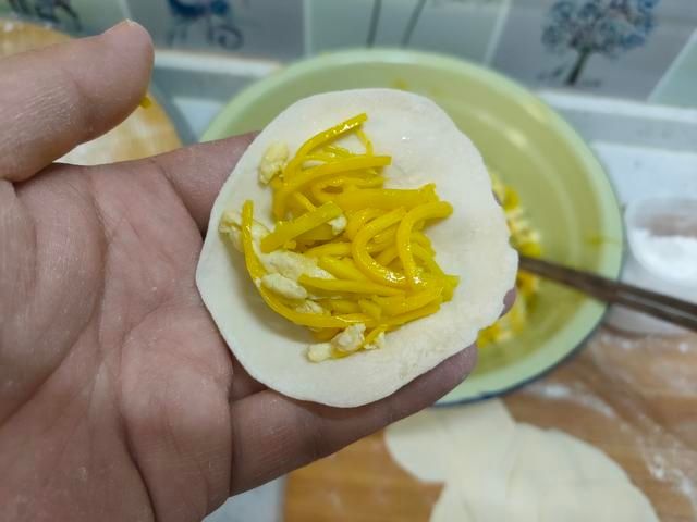 秋天，这菜再不吃就过季了，营养高味道好，5毛一斤，包饺子真香