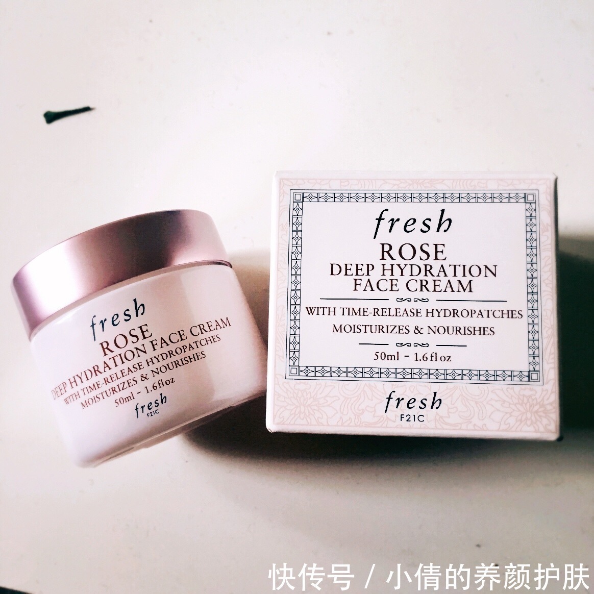 质地 50岁的女人涂什么护肤品,这几款抗老美白效果好,皮肤嫩成小姑娘