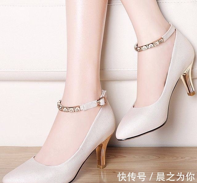 分割点 每个女人都应该有一双高跟鞋,自信打扮让男朋友离不开你