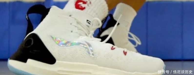 球鞋|适合“穷学生”的球鞋有哪些?上脚后彰显“个性”,吸引异性