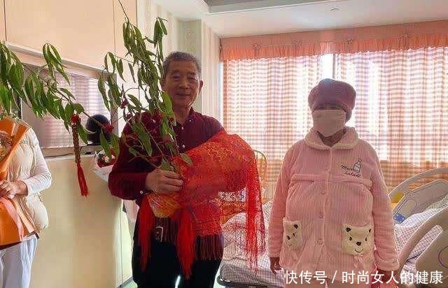 67岁高龄产妇田女士后悔了仅过一个多月,3大现实难题令人唏嘘!