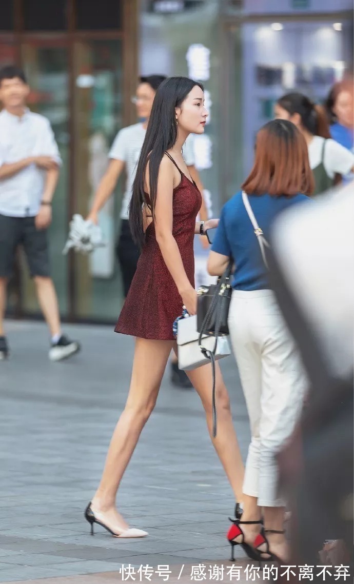 搭配|气质女性搭配高跟鞋，凸显出自己的独特魅力