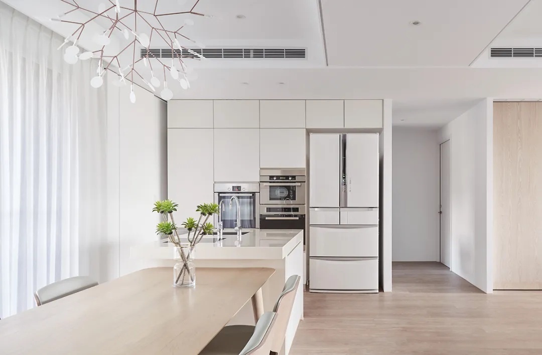 简约|大3房就爱原木风:甜嫩粉+雾灰蓝色调打造自然简约亲子宅